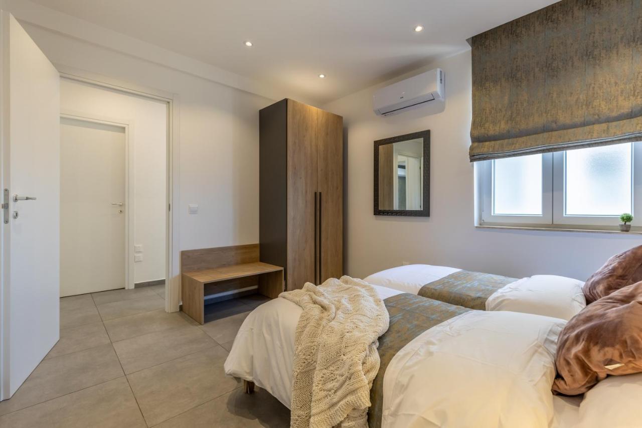 Seaside Luxury In Pembroke St Julians Apartment Екстериор снимка