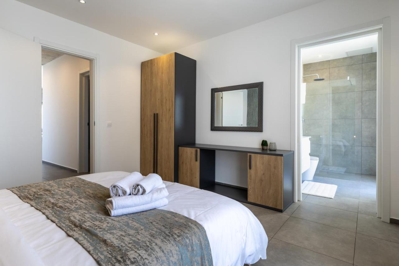 Seaside Luxury In Pembroke St Julians Apartment Екстериор снимка